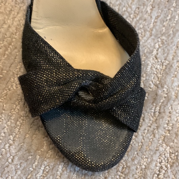 Fancy black and gold - Picture 3 of 5